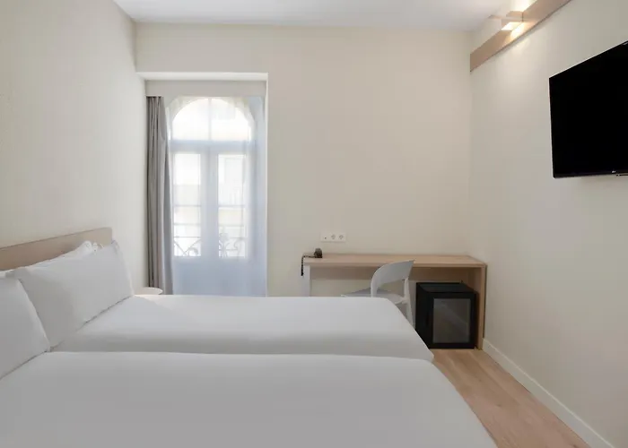 B&B Hotel Figueira Da Foz מלון