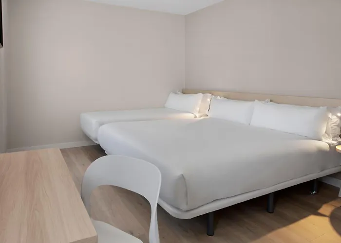 מלון B&B Hotel Figueira Da Foz 3*